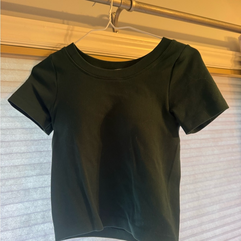 Classic Women's Green Short Sleeve Top